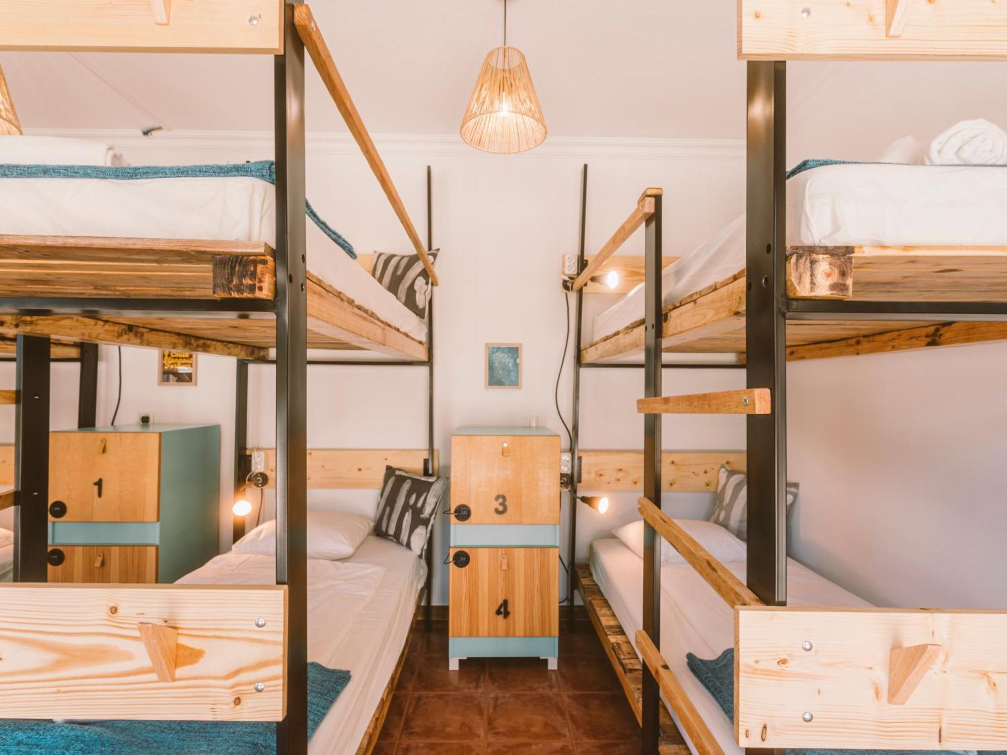 Cliff Surf House Hostel A dos Cunhados Ngoại thất bức ảnh