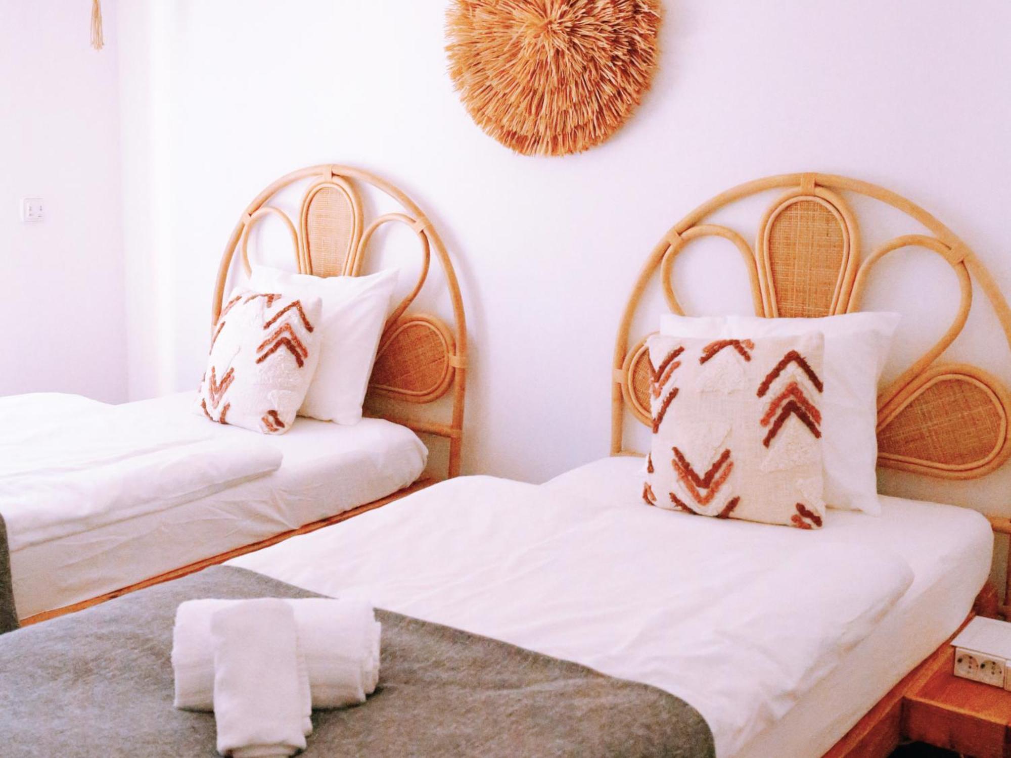 Cliff Surf House Hostel A dos Cunhados Ngoại thất bức ảnh