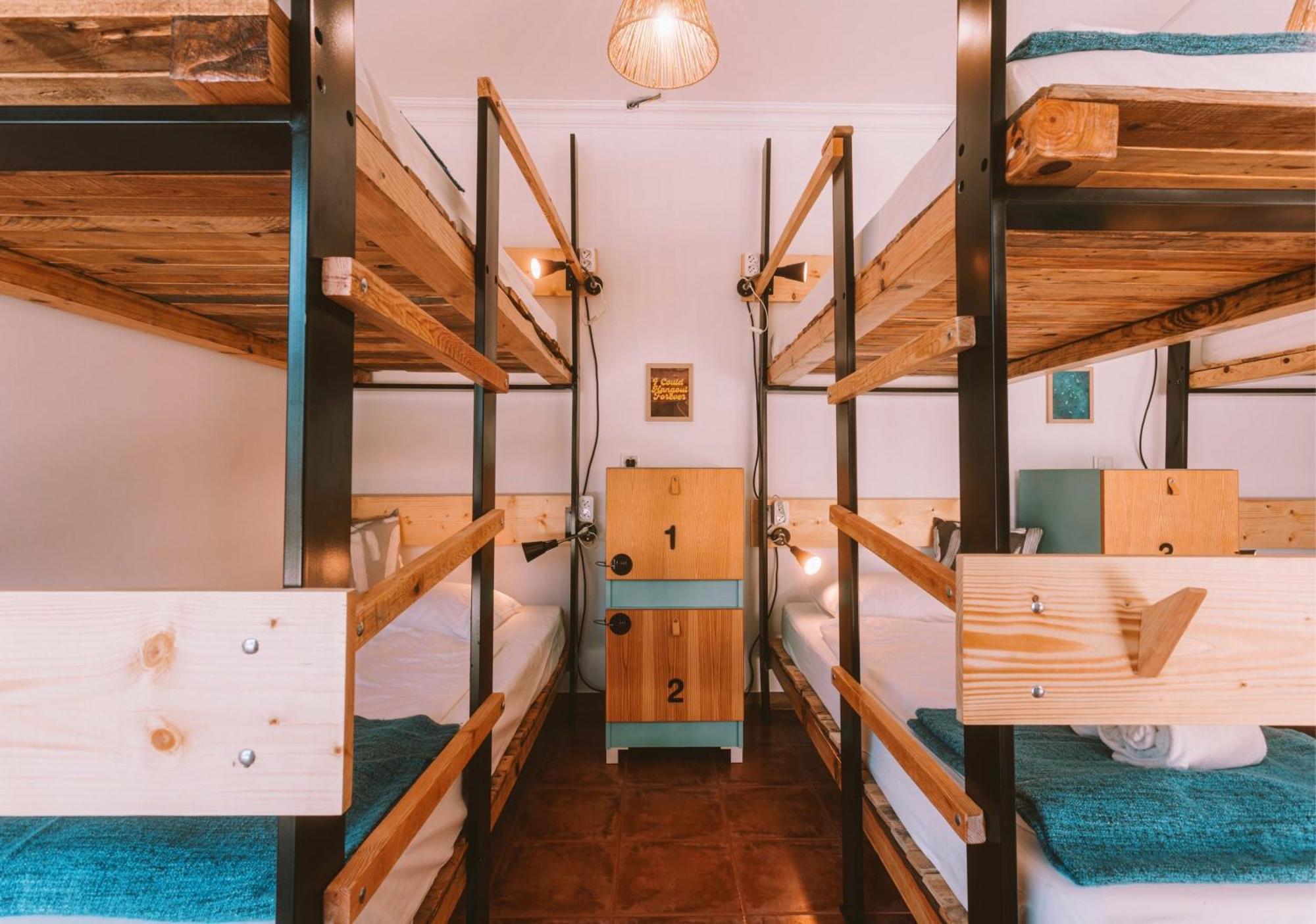 Cliff Surf House Hostel A dos Cunhados Ngoại thất bức ảnh