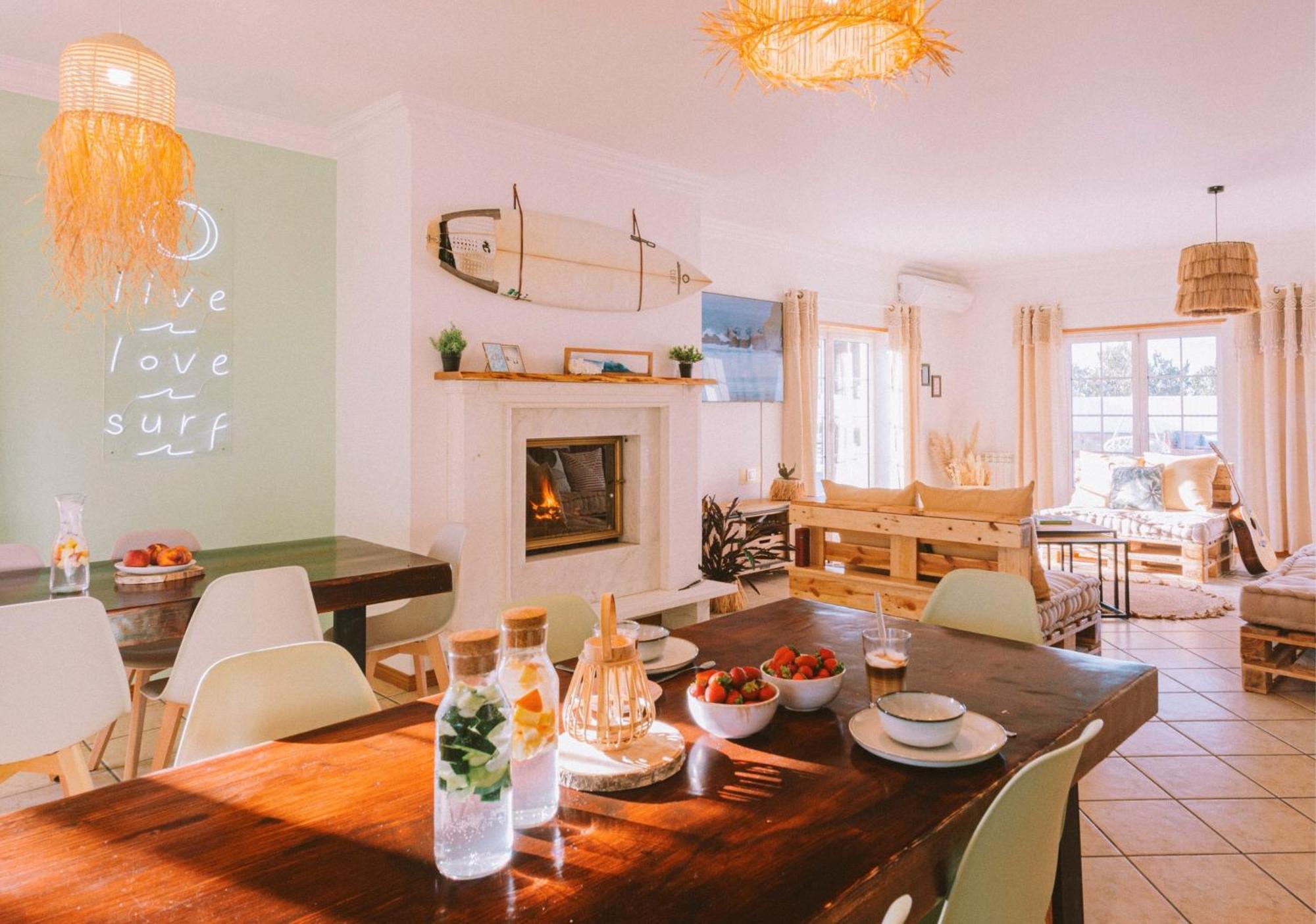 Cliff Surf House Hostel A dos Cunhados Ngoại thất bức ảnh